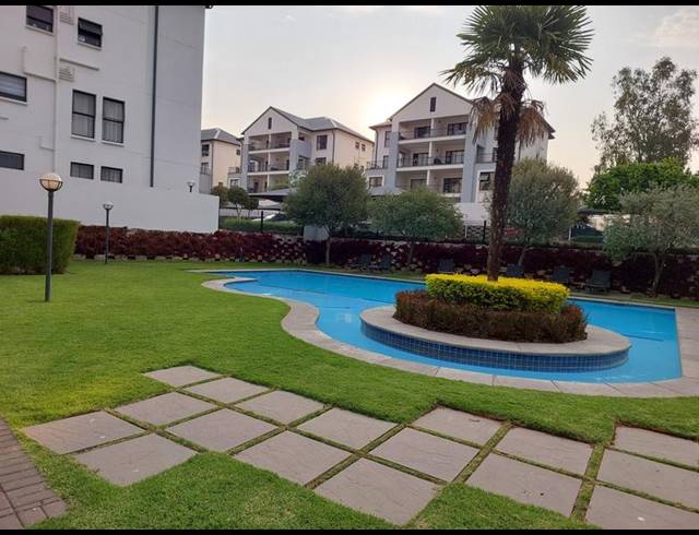 1 BEDROOM APARTMENT FOR SALE IN BRYANSTON